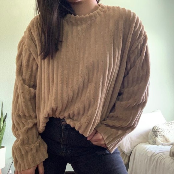 Zara Sweaters - Zara Trafaluc Camel Tan Fuzzy Pullover Cropped Sweater Womens